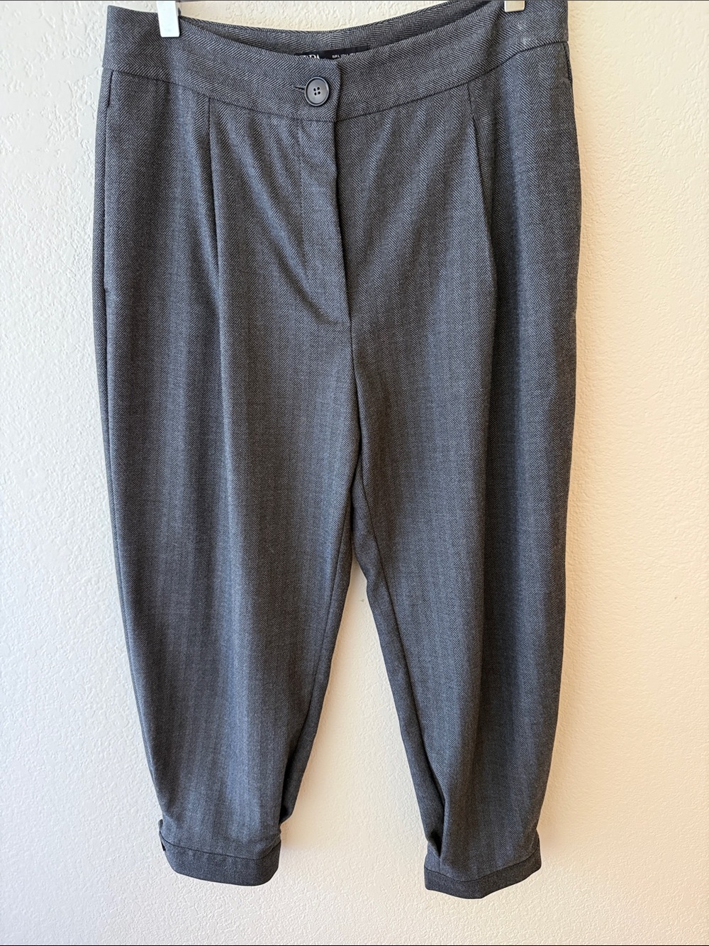 Zara Dark Gray Tailored Cropped Capris